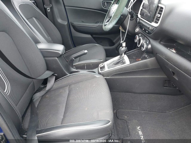 Hyundai Venue Limited 2022 KMHRC8A39NU183819 Image 5