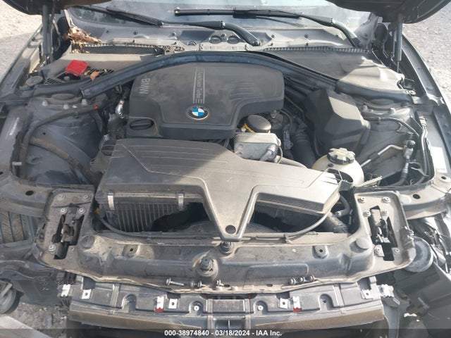 BMW 320i Xdrive 2015 WBA3C3G5XFNT52700 Image 10