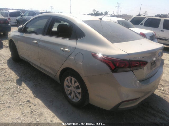 Hyundai ACCENT SE 2018 3KPC24A33JE016323 Image 3