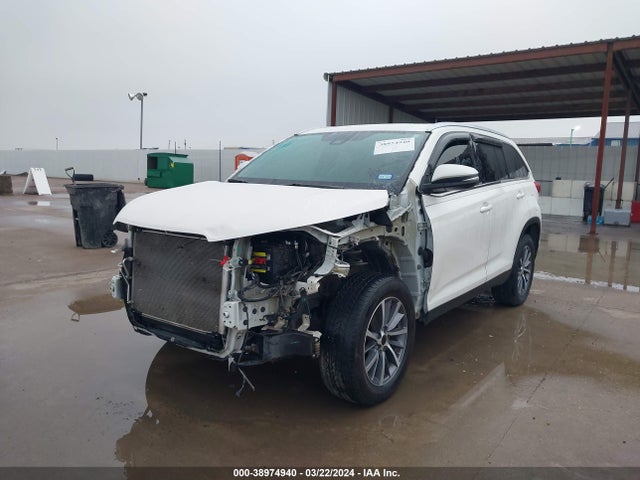 Toyota Highlander Xle 2019 5TDKZRFH4KS558451 Image 2
