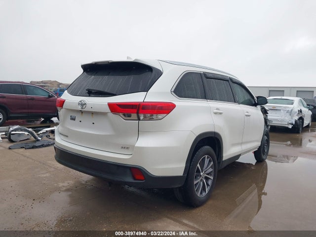 Toyota Highlander Xle 2019 5TDKZRFH4KS558451 Image 4