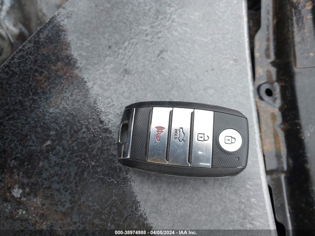 KIA OPTIMA EX 2018 5XXGU4L31JG212776 Image 11