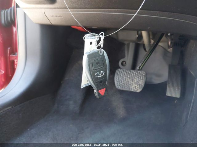SJKCH5CR8HA025146 Infiniti Qx30 Premium