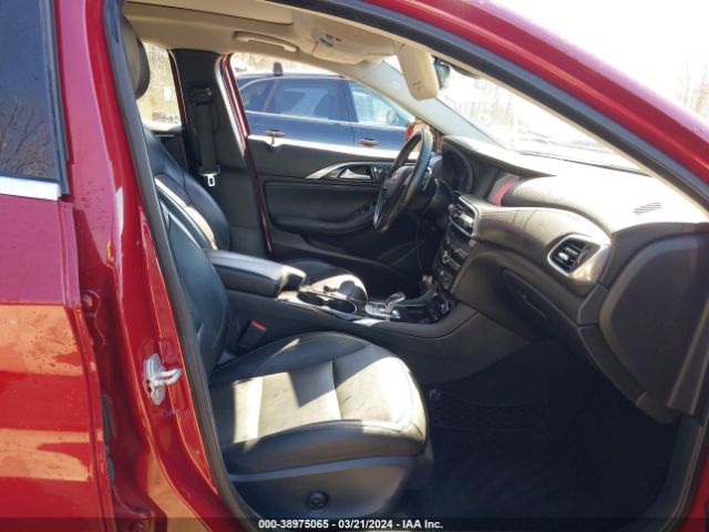 SJKCH5CR8HA025146 Infiniti Qx30 Premium