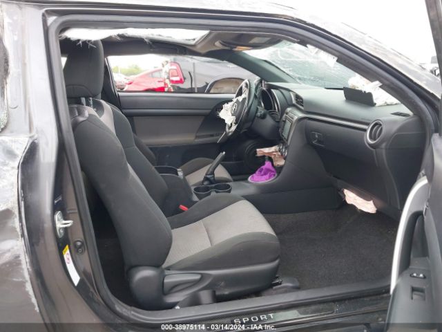 JTKJF5C73GJ022371 Scion TC