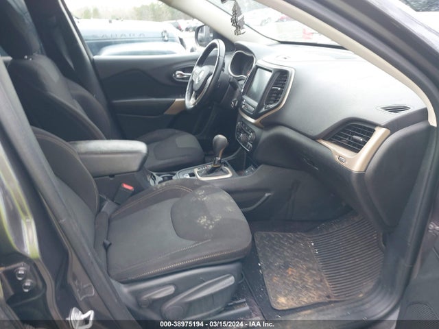 1C4PJLCB1HW603073 Jeep Cherokee Latitude Fwd