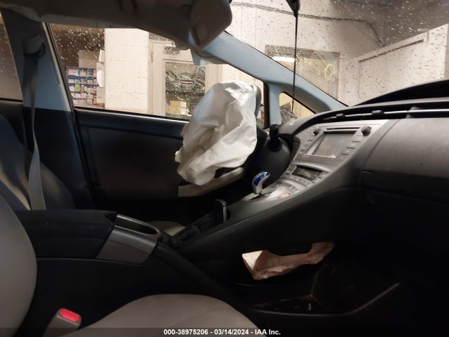 Toyota Prius Three 2015 JTDKN3DU0F1891628 Image 5