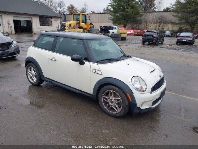 2010 MINI COOPER S WMWMF7C54ATZ70768 Photo 0
