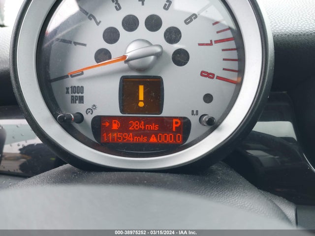 2010 MINI COOPER S WMWMF7C54ATZ70768 Photo 6