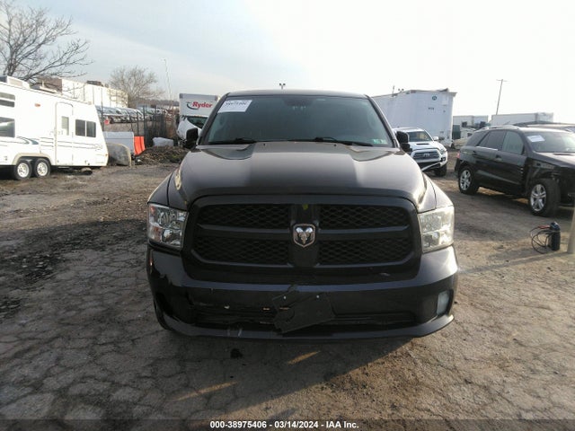 RAM 1500 Express Quad Cab 4x4 6'4 Box 2018 1C6RR7FG8JS216296 Image 13