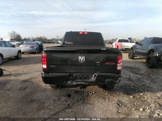RAM 1500 Express Quad Cab 4x4 6'4 Box 2018 1C6RR7FG8JS216296 Image 17