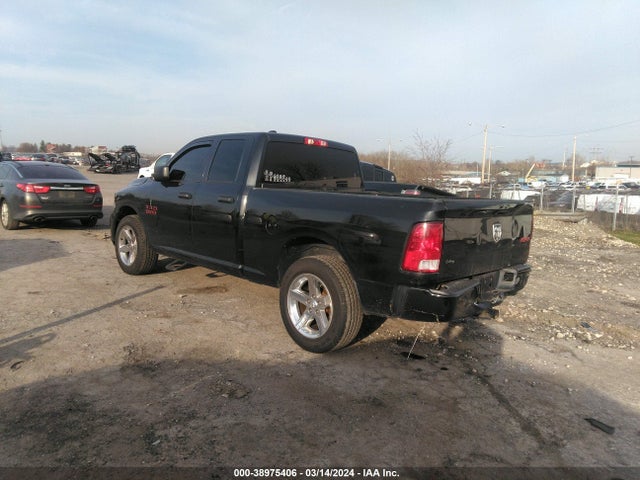 RAM 1500 Express Quad Cab 4x4 6'4 Box 2018 1C6RR7FG8JS216296 Image 3