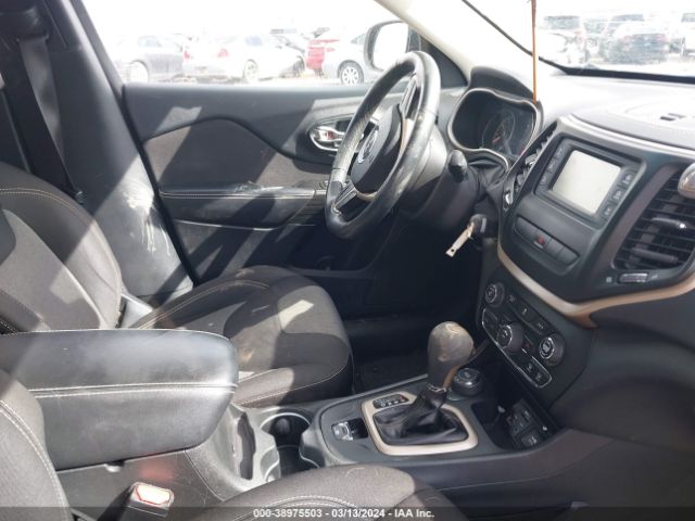 1C4PJMCSXEW321371 Jeep Cherokee Latitude