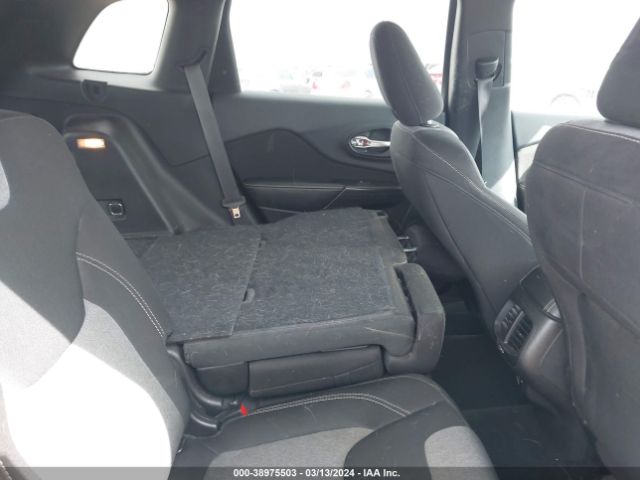 1C4PJMCSXEW321371 Jeep Cherokee Latitude