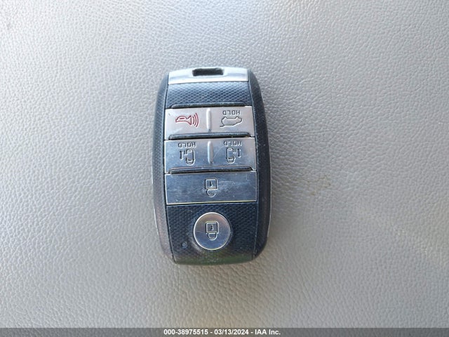 KIA SEDONA LX 2017 KNDMB5C18H6281874 Image 11
