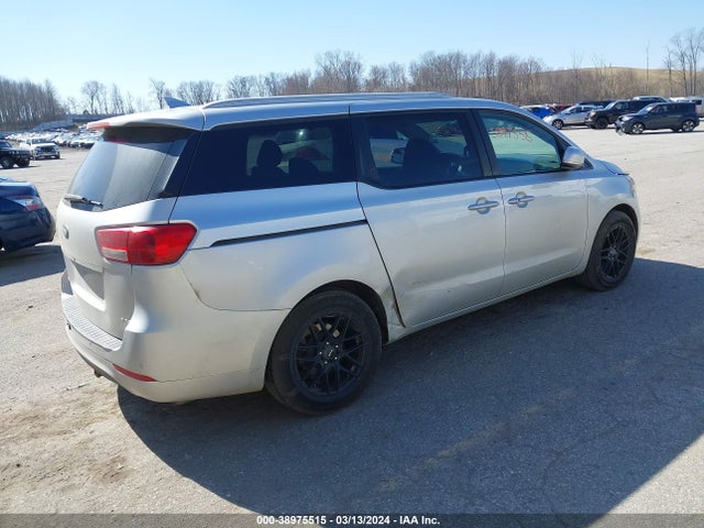 KIA SEDONA LX 2017 KNDMB5C18H6281874 Image 4