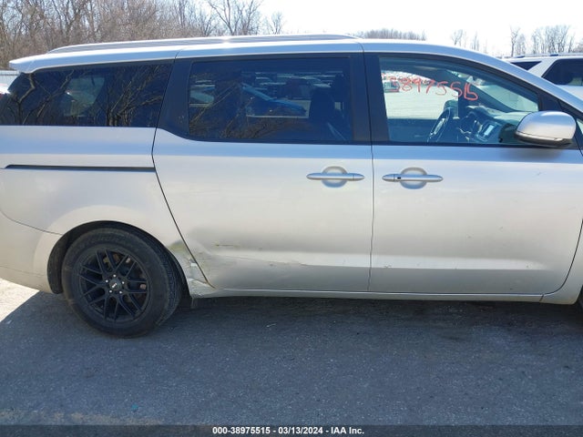 KIA SEDONA LX 2017 KNDMB5C18H6281874 Image 6