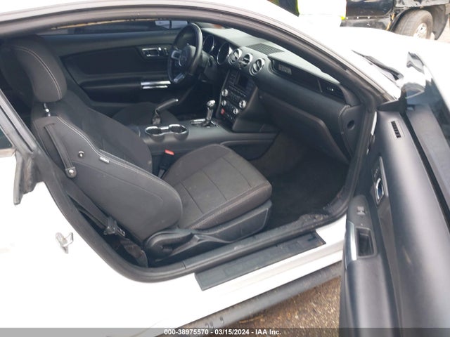 Ford Mustang V6 2016 1FA6P8AM1G5224015 Image 5