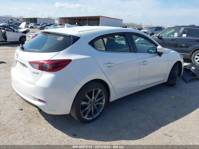 3MZBN1L3XJM260455 Mazda Mazda3 Touring