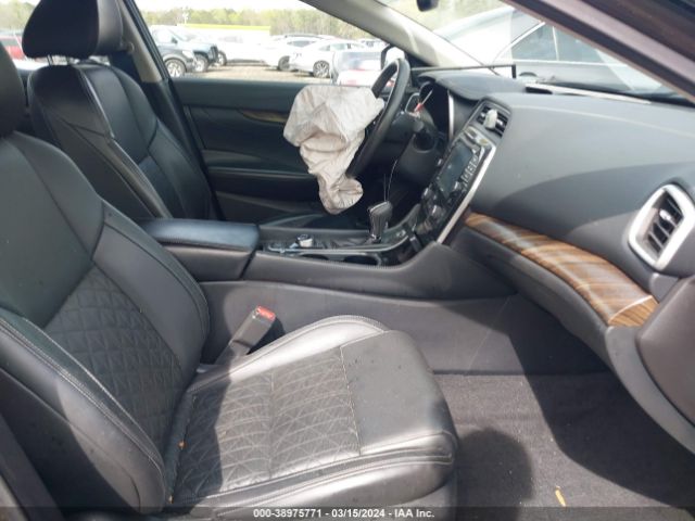 1N4AA6AP5GC383688 Nissan Maxima 3.5 Platinum