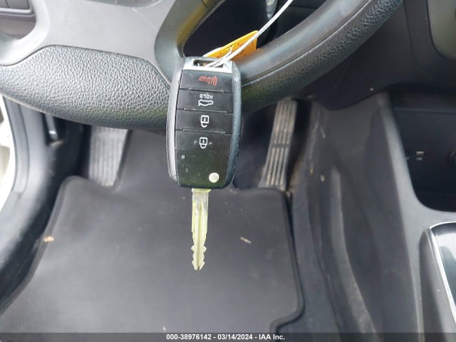 KIA FORTE LX 2018 3KPFK4A77JE242557 Image 11