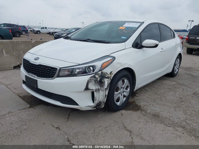 KIA FORTE LX 2018 3KPFK4A77JE242557 Image 2