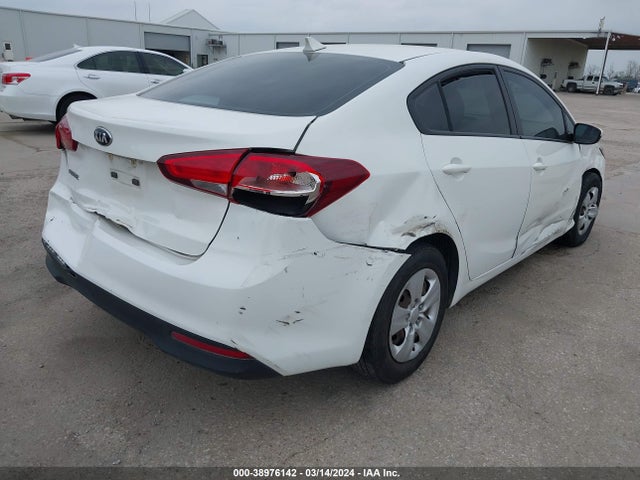 KIA FORTE LX 2018 3KPFK4A77JE242557 Image 4