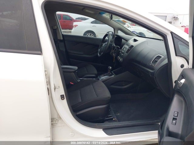 KIA FORTE LX 2018 3KPFK4A77JE242557 Image 5