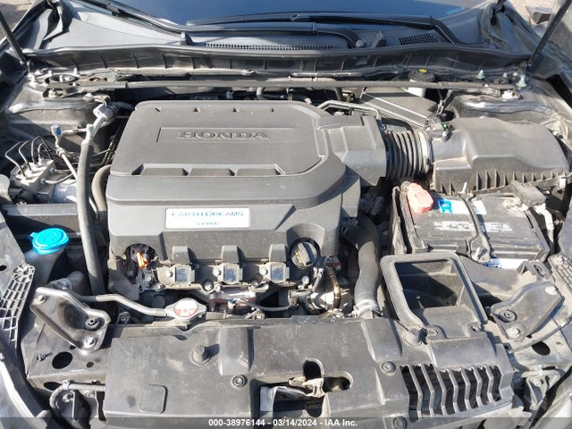 Honda Accord Touring 2016 1HGCT2B03GA007592 Image 10
