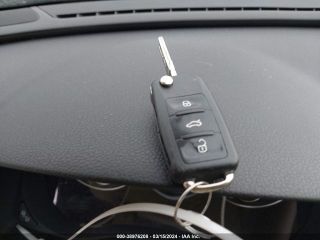 1VWBN7A33EC107073 Volkswagen Passat 2.0l Tdi Se