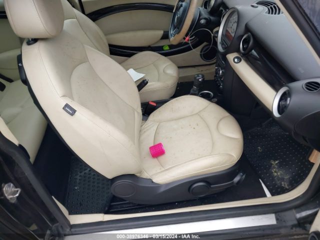 2011 MINI COOPER CLUBMAN WMWZF3C59BT187879 Photo 4