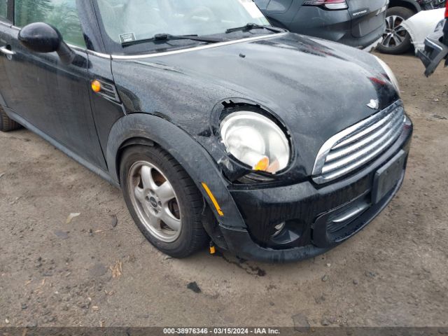 2011 MINI COOPER CLUBMAN WMWZF3C59BT187879 Photo 5