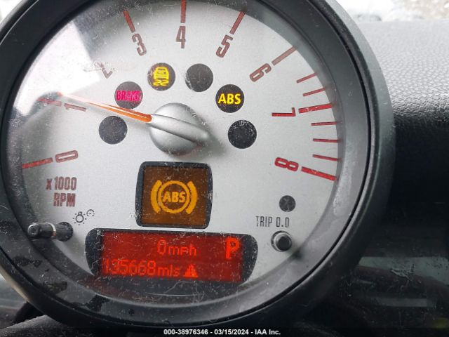 2011 MINI COOPER CLUBMAN WMWZF3C59BT187879 Photo 6