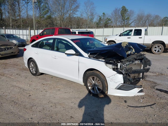 Hyundai SONATA SE 2016 5NPE24AF2GH357560 Image 1