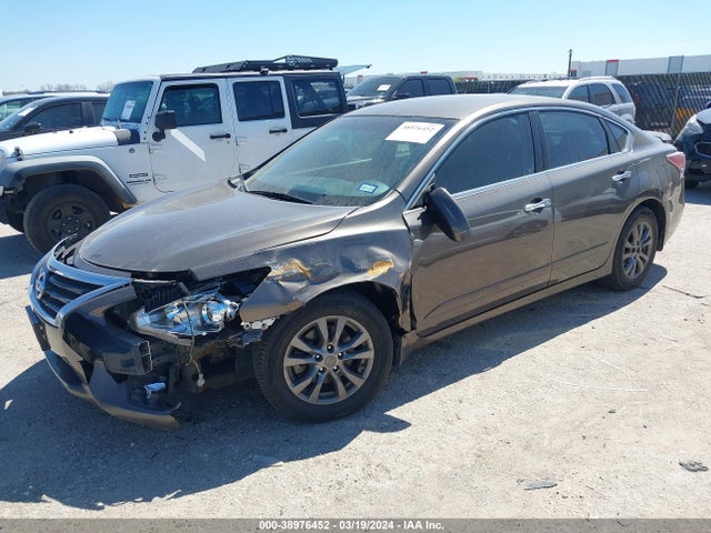 Nissan Altima 2.5 S 2015 1N4AL3AP7FC570552 Image 2