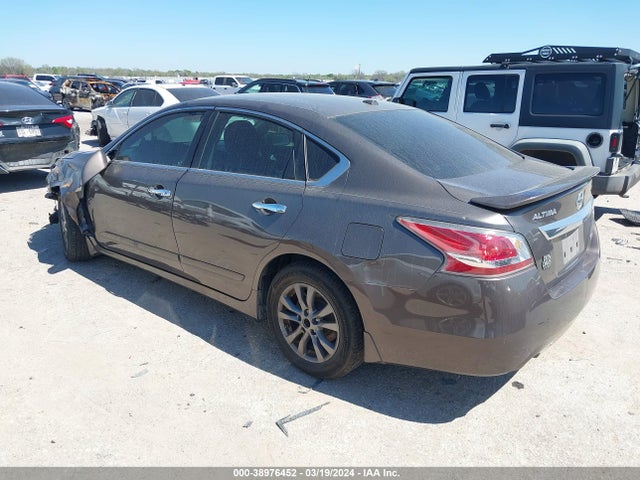 Nissan Altima 2.5 S 2015 1N4AL3AP7FC570552 Image 3