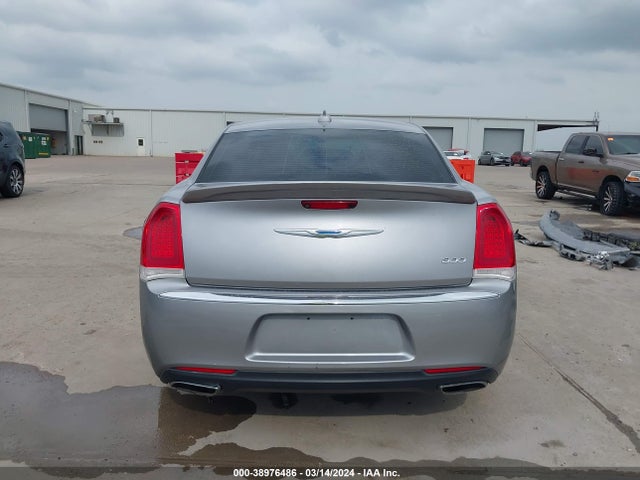 Chrysler 300 Limited 2018 2C3CCAEG4JH159721 Image 16