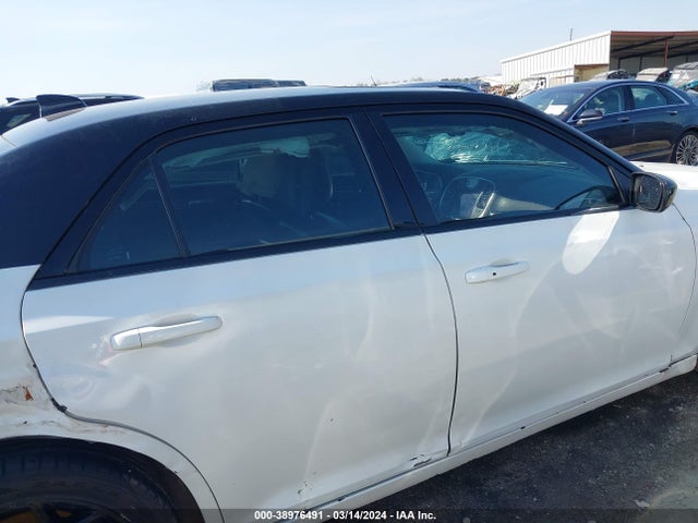 Chrysler 300 Touring 2018 2C3CCAAG1JH151601 Image 14