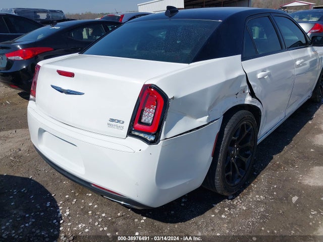 Chrysler 300 Touring 2018 2C3CCAAG1JH151601 Image 20