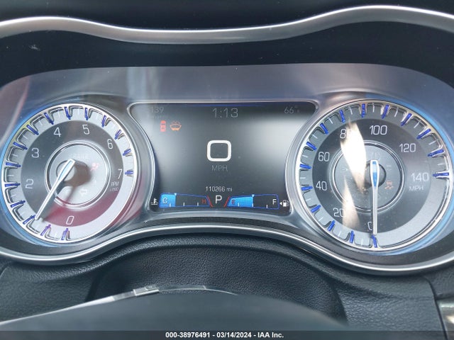 Chrysler 300 Touring 2018 2C3CCAAG1JH151601 Image 7