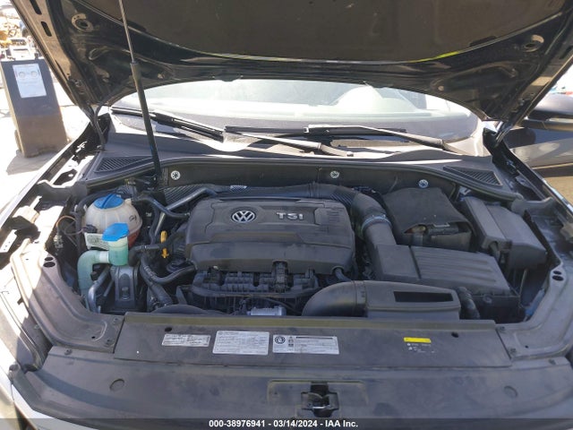 1VWDT7A34HC060509 Volkswagen Passat 1.8t R-line
