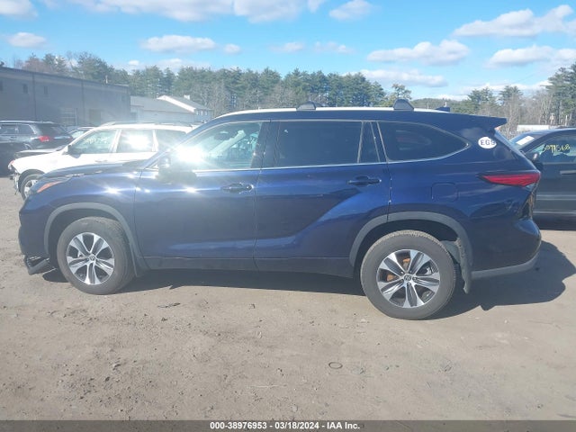 Toyota Highlander Xle 2022 5TDGZRBH6NS252870 Image 15