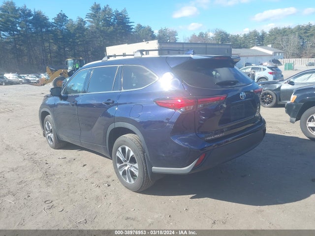 Toyota Highlander Xle 2022 5TDGZRBH6NS252870 Image 3