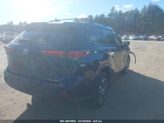 Toyota Highlander Xle 2022 5TDGZRBH6NS252870 Image 4