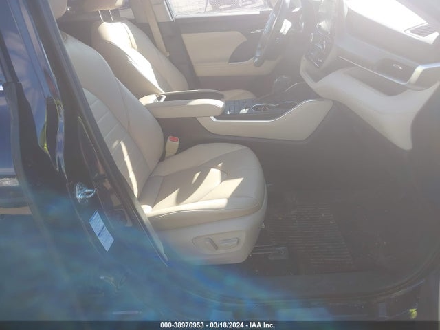 Toyota Highlander Xle 2022 5TDGZRBH6NS252870 Image 5