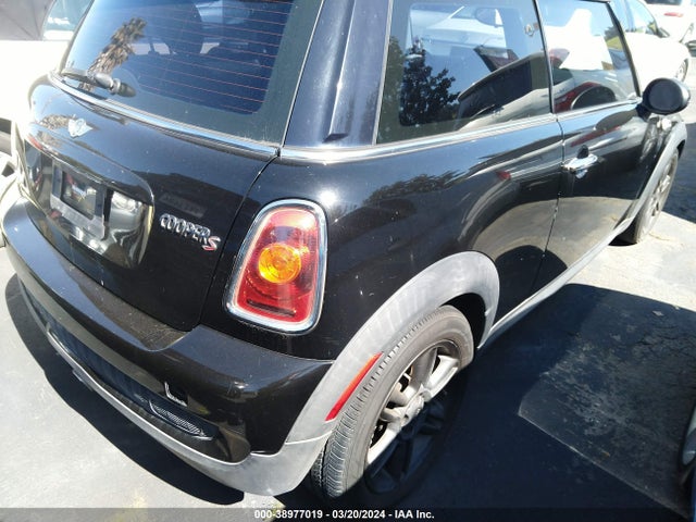 2009 MINI COOPER S WMWMF73549TW83944 Photo 3