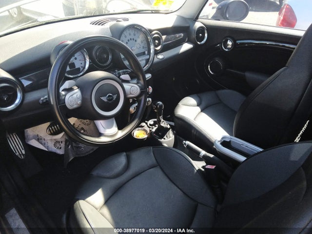 2009 MINI COOPER S WMWMF73549TW83944 Photo 4