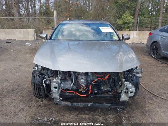 Lexus ES 300H 2018 JTHBW1GG9J2178526 Image 13