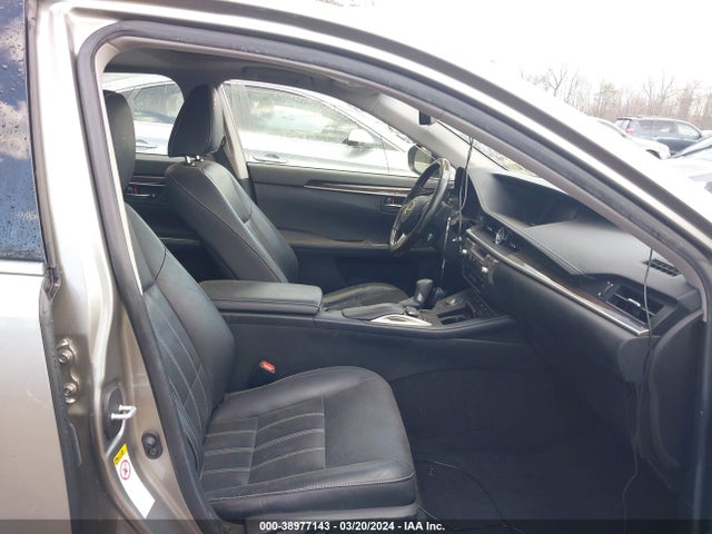 Lexus ES 300H 2018 JTHBW1GG9J2178526 Image 5