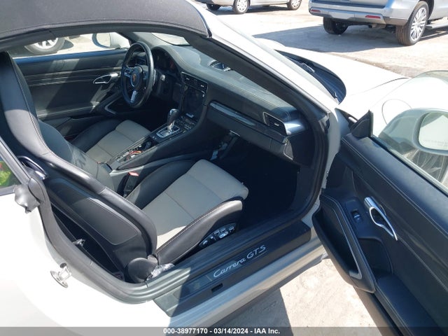 2018 PORSCHE 911 WP0CB2A9XJS147187 Photo 4